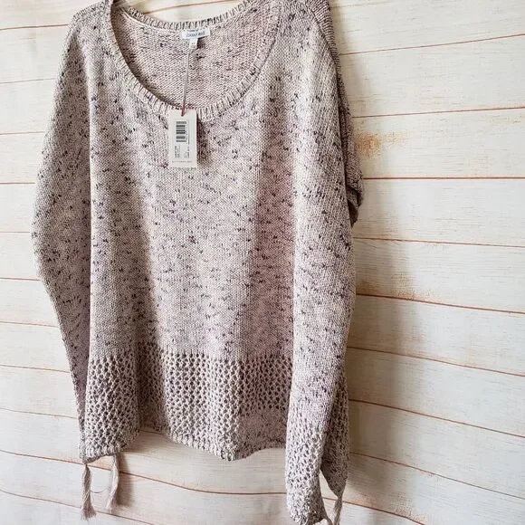 Johnny Was Knitted Poncho with Tassels Style No: M65622 RN# 149414